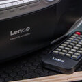 Lenco Boombox auf Tisch