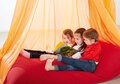 Traumschleier in orange mit Kinder