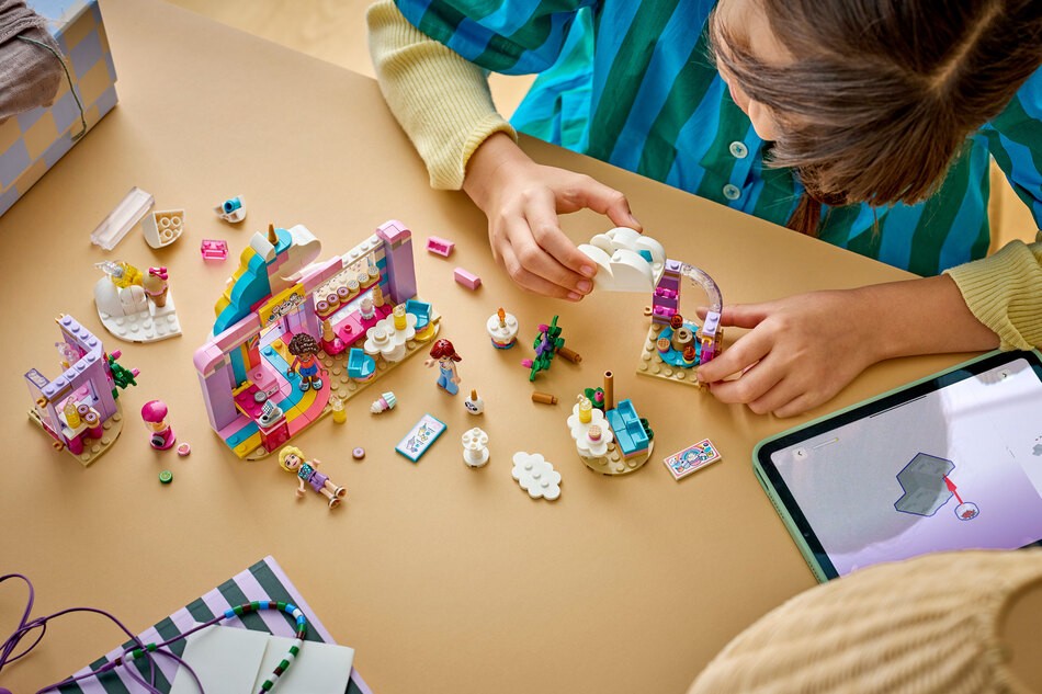 LEGO® Friends Einhorn-Traumcafé im Kinderzimmer