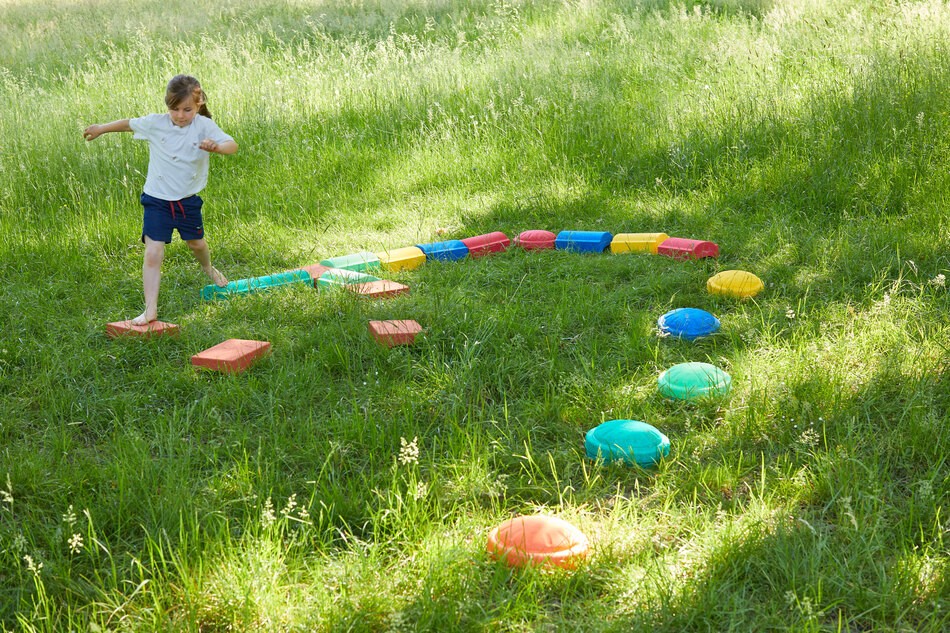 MeinKreativStein und MyFunStones auf der Wiese