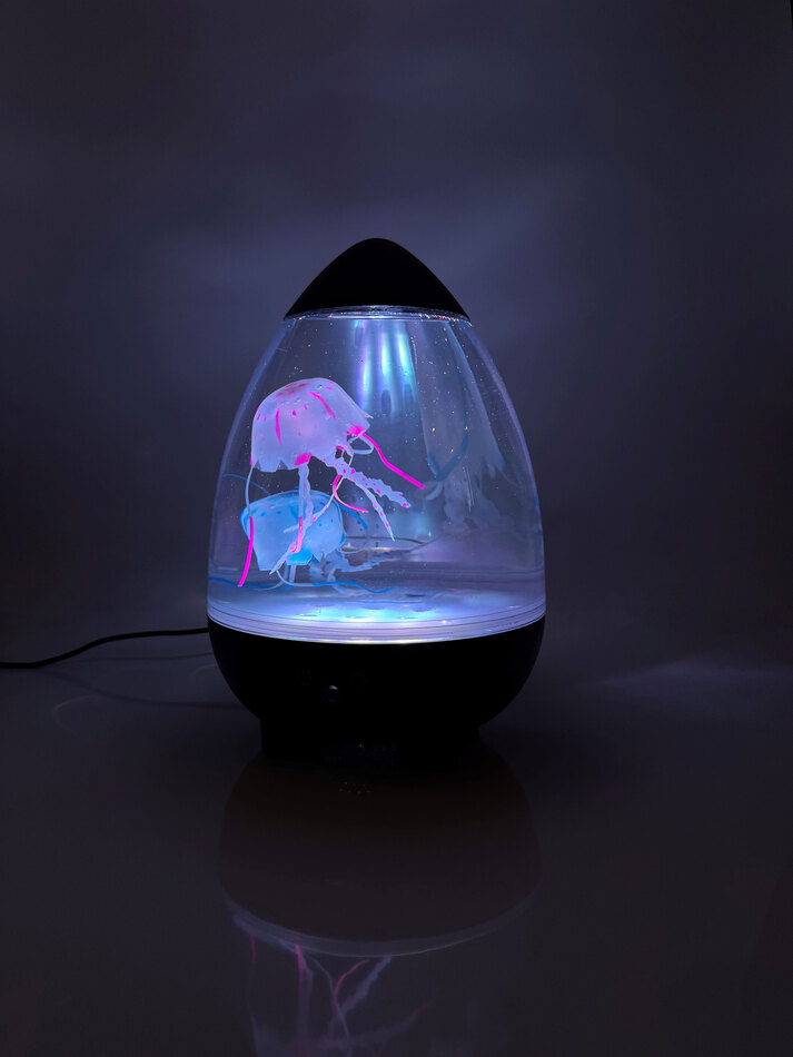 Sinneslampe Wasserwelt violett beleuchtet