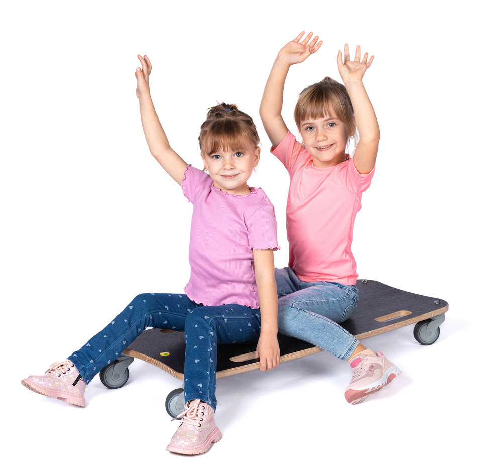 Rollbrett Outdoor mit 2 Kindern