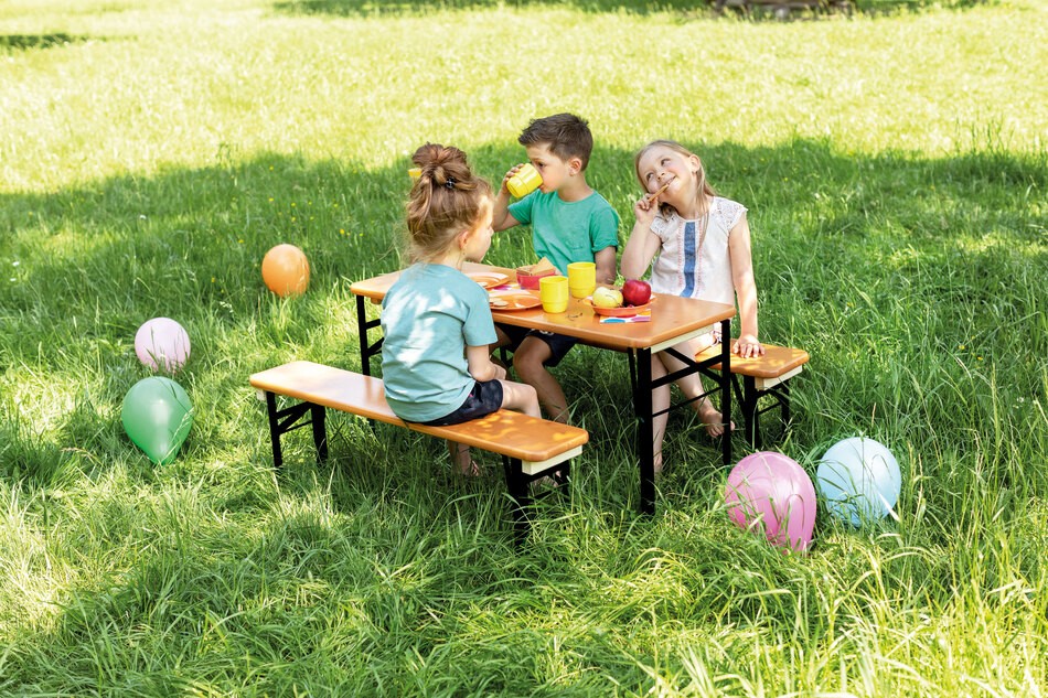 Kinder-Klapptisch-Set im Grünen