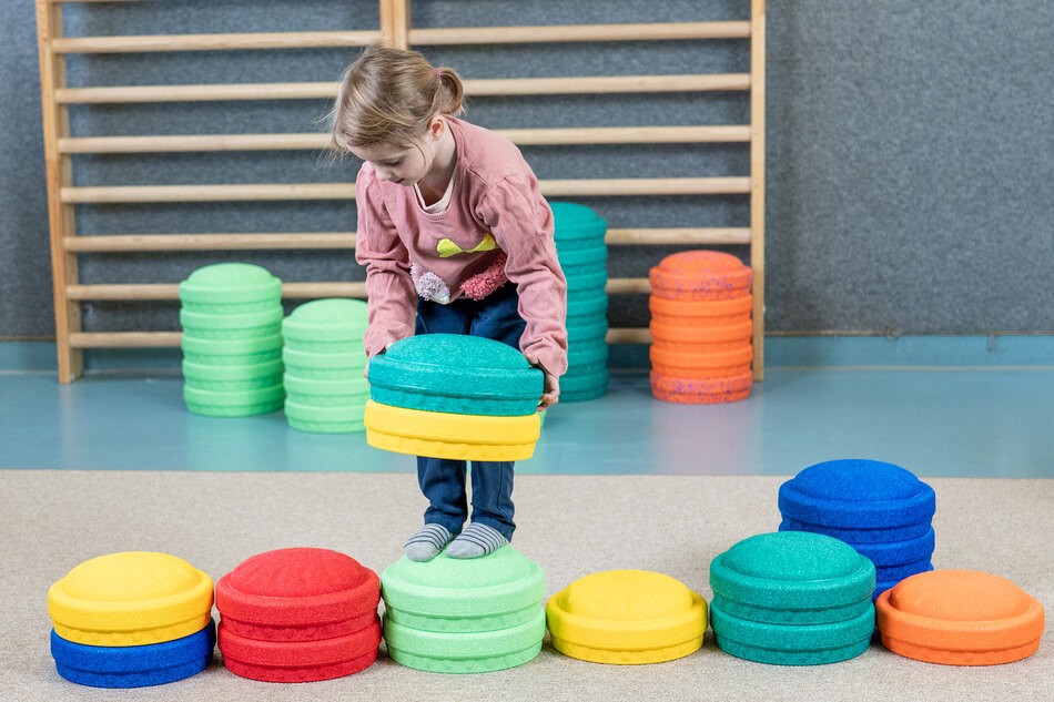 Kinder spielen mit MyFunStone