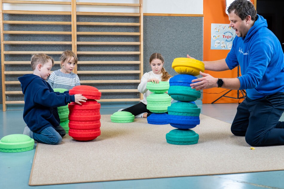 Kinder spielen mit MyFunStone