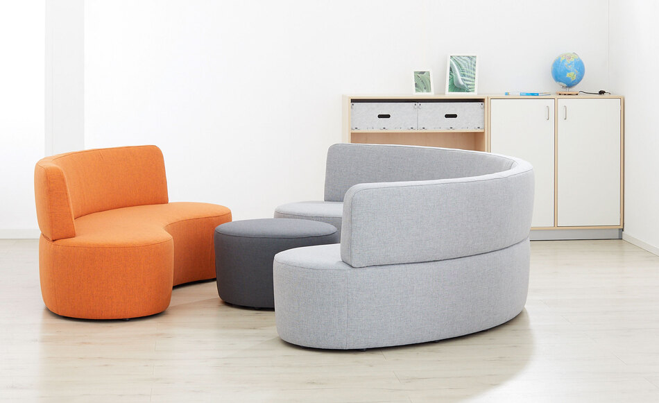 Sofa-Serie Curve – 3er-Sofa Stellbeispiel