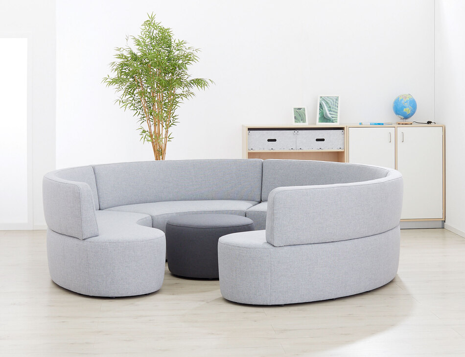 Sofa-Serie Curve – Hocker - Stellbeispiel