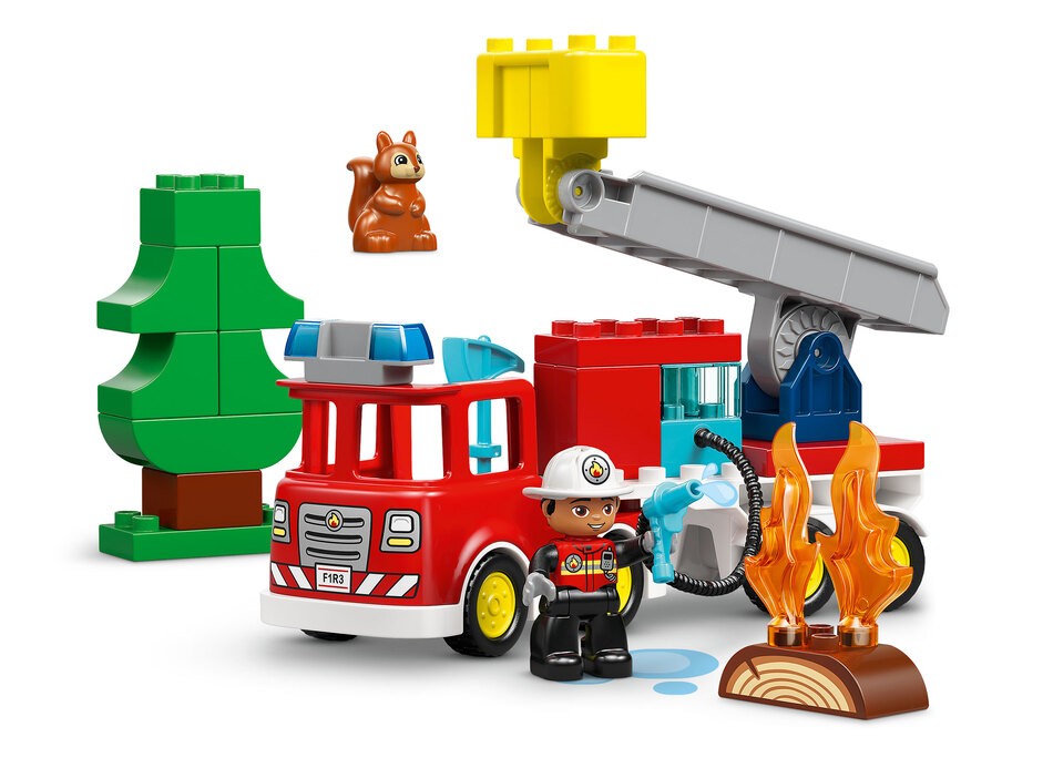 LEGO® DUPLO® Löschauto mit Schlauch aufgebaut